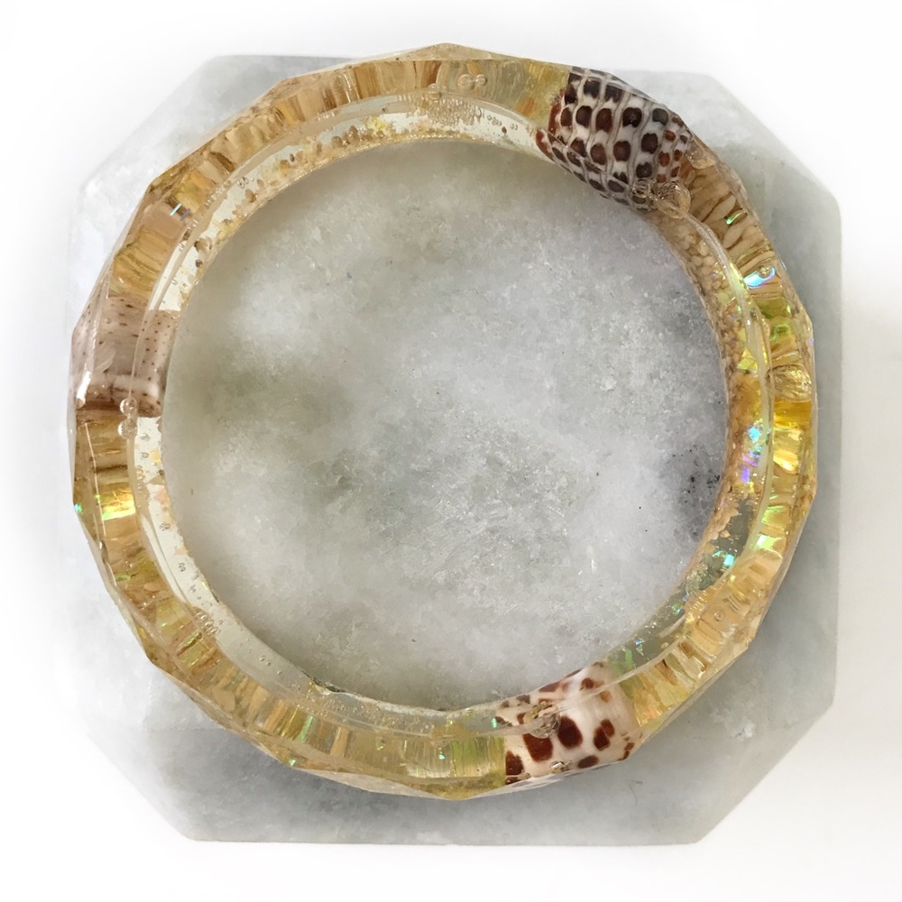 Hawaiian Cone Shell Sand & Glitter Faceted Bangle - Picture 2 of 5
